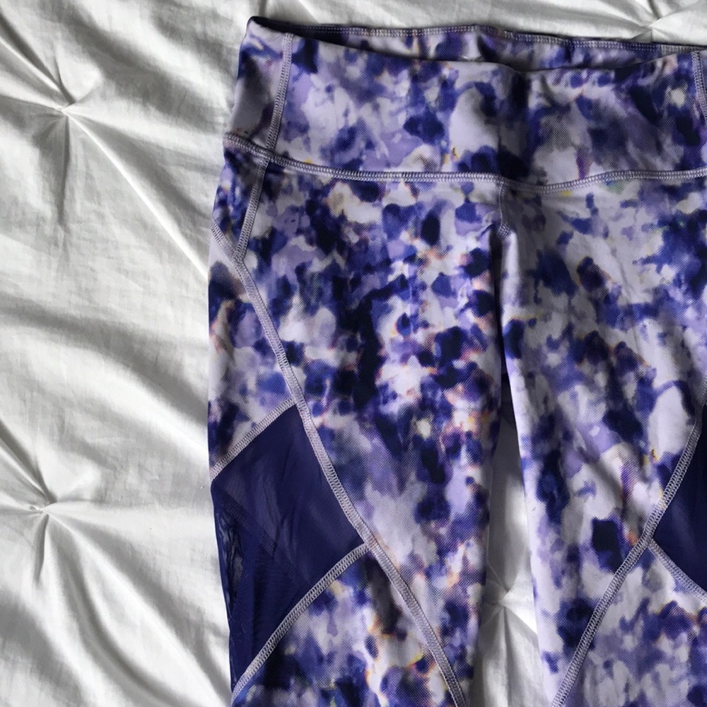 Old Navy Active Purple Watercolor Cropped Leggings
